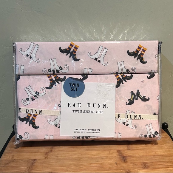 Rae Dunn Pink WITCH SHOES Halloween Twin Bed 3 Piece Sheet Set - Picture 1 of 6